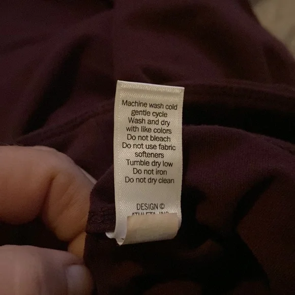 Athleta great stretchy yoga pants with great front and back pockets! - Picture 14 of 14